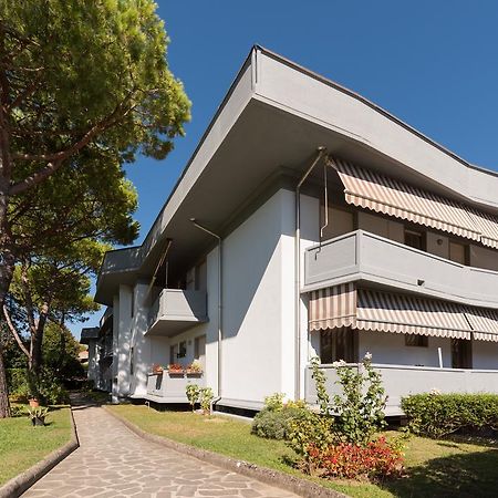 Comfort Beach House Marina di Massa Exterior photo