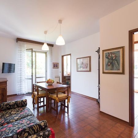Comfort Beach House Marina di Massa Exterior photo