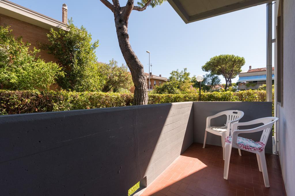 Comfort Beach House Marina di Massa Exterior photo