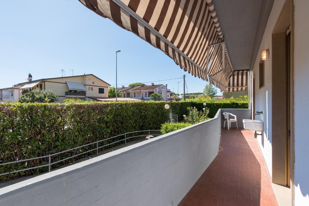 Comfort Beach House Marina di Massa Exterior photo