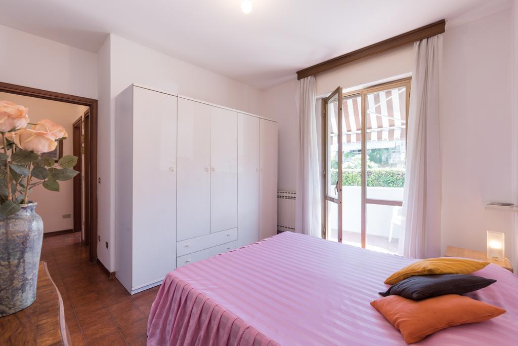 Comfort Beach House Marina di Massa Exterior photo