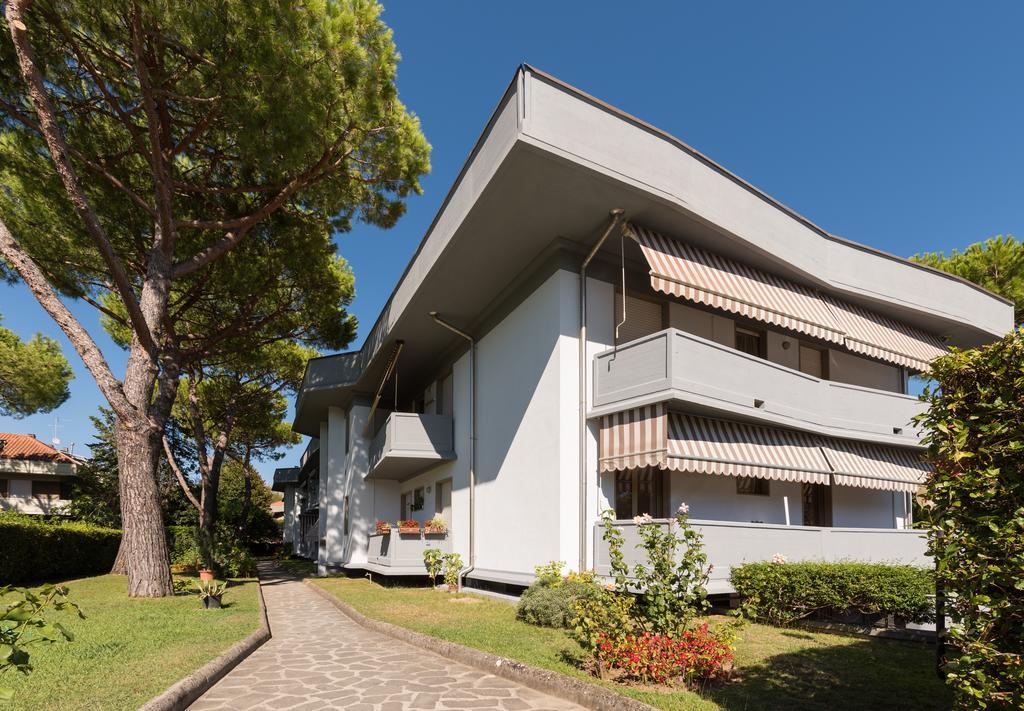 Comfort Beach House Marina di Massa Exterior photo
