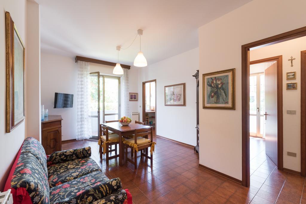 Comfort Beach House Marina di Massa Exterior photo